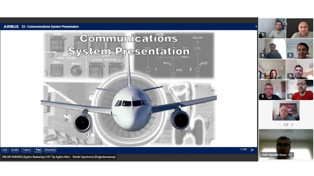 Sivil Havacılık Yüksekokulu akademik personeli, yolcu uçağı tanıtım eğitiminde